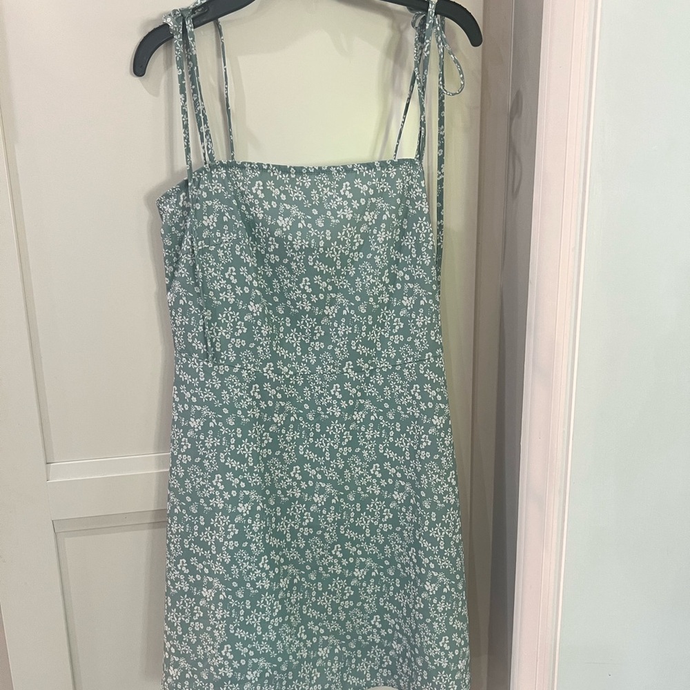 Green Floral Flowy Mini Dress